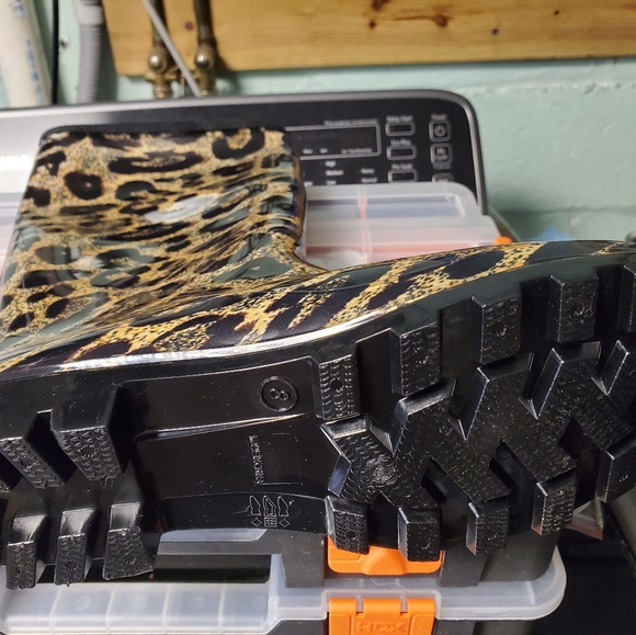 Women boots - Picture 2 of 4